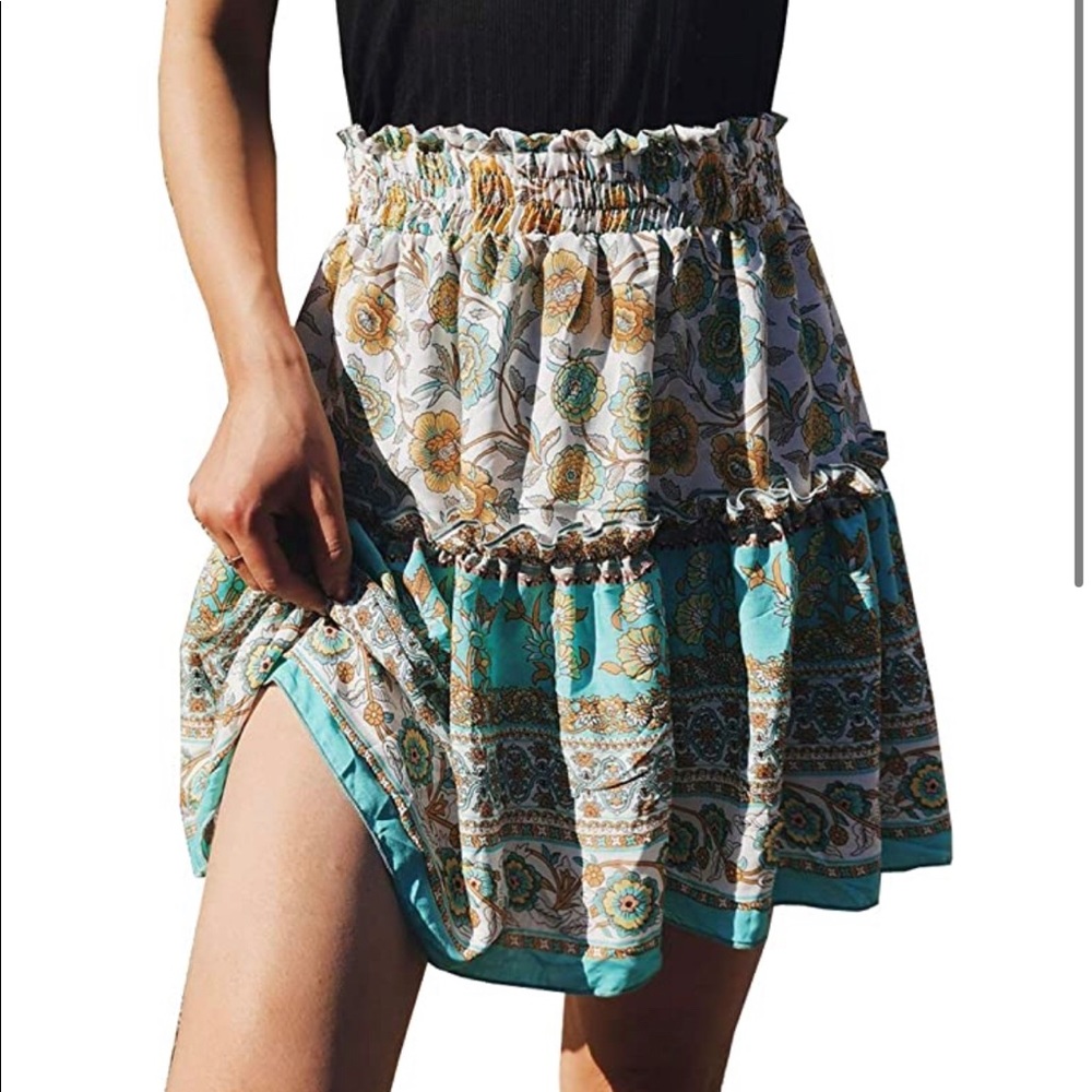 Cute flowy floral skirt